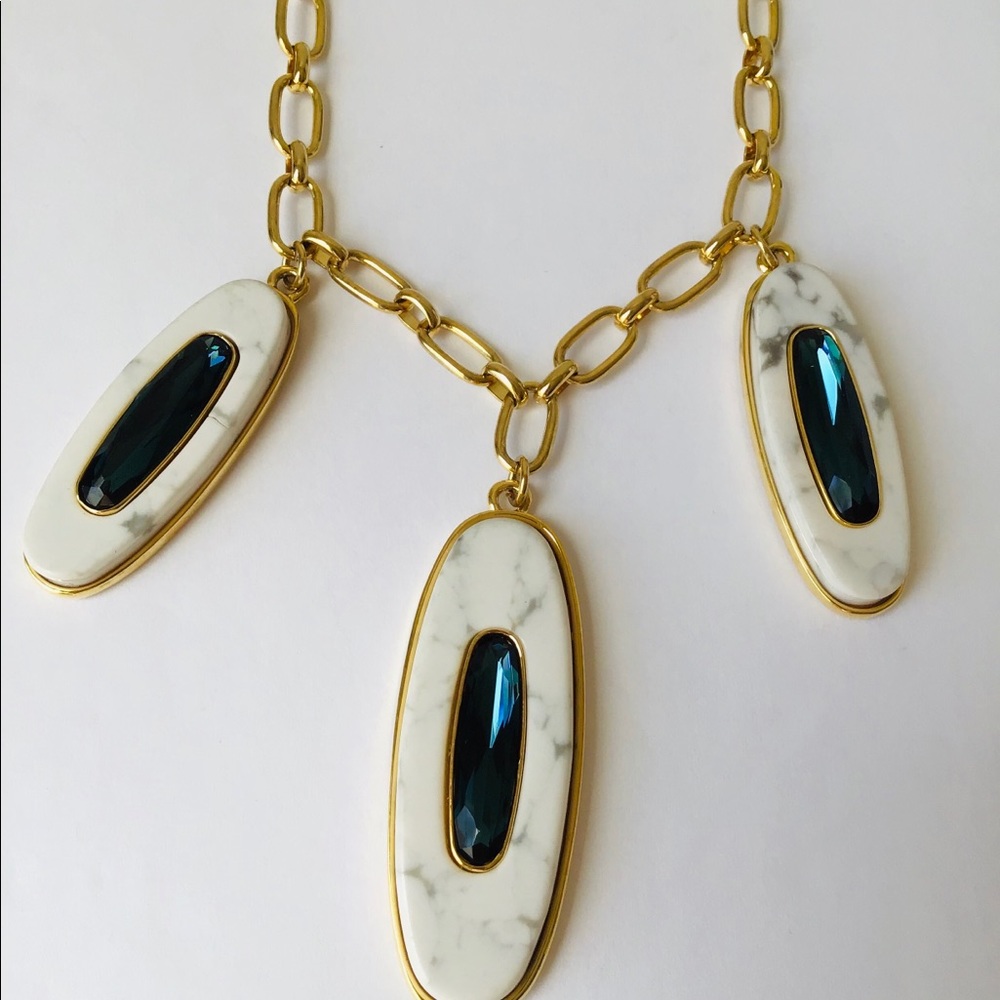 Vince Camuto necklace - Picture 3 of 8